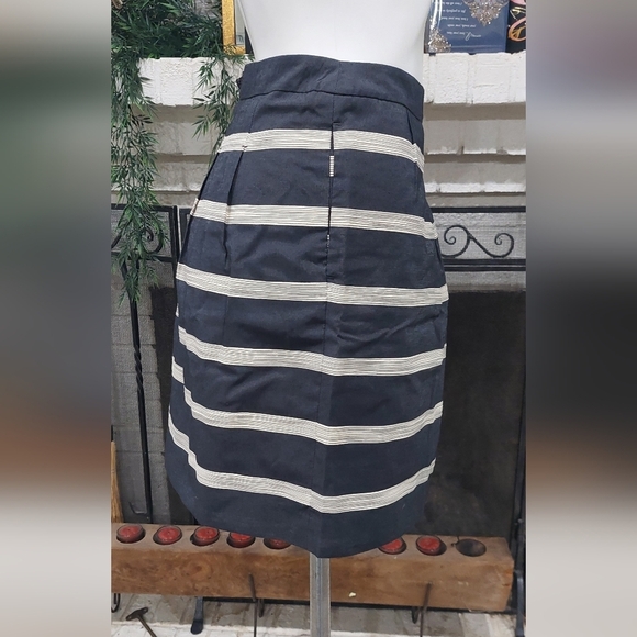 Ann Taylor Loft Striped A-Line Mini Skirt Size 6 - Picture 5 of 14